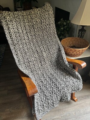 Luxe Lounging Blanket in Inkwell - image2